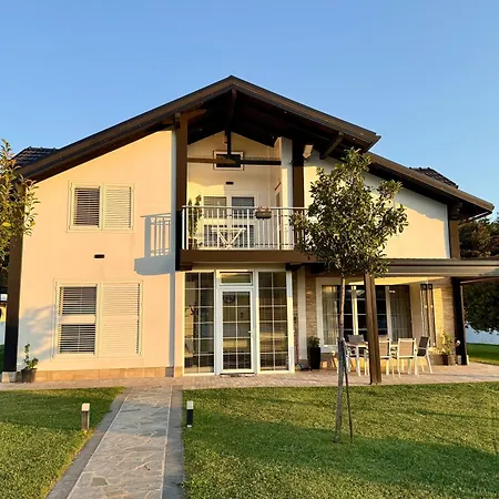 Kadeli Villa Manati